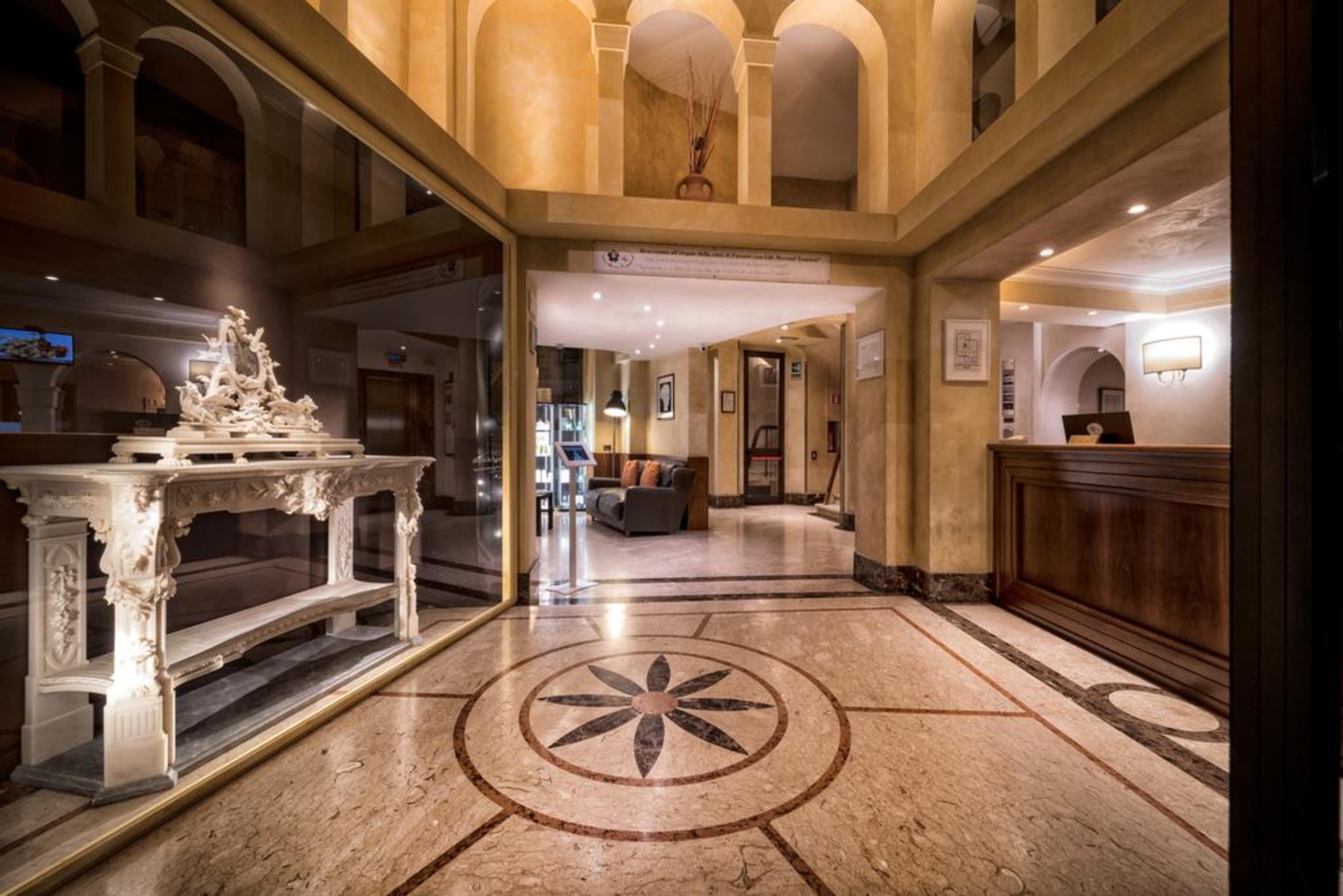 B&B Hotel Firenze Pitti Palace Al Ponte Vecchio Exterior photo
