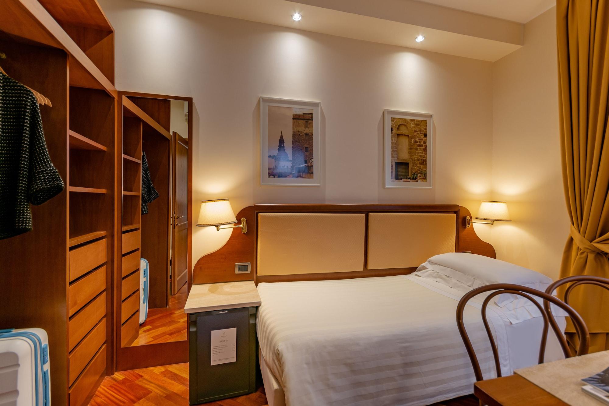 B&B Hotel Firenze Pitti Palace Al Ponte Vecchio Exterior photo